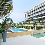 Lujoso, último piso con salida directa a la playa