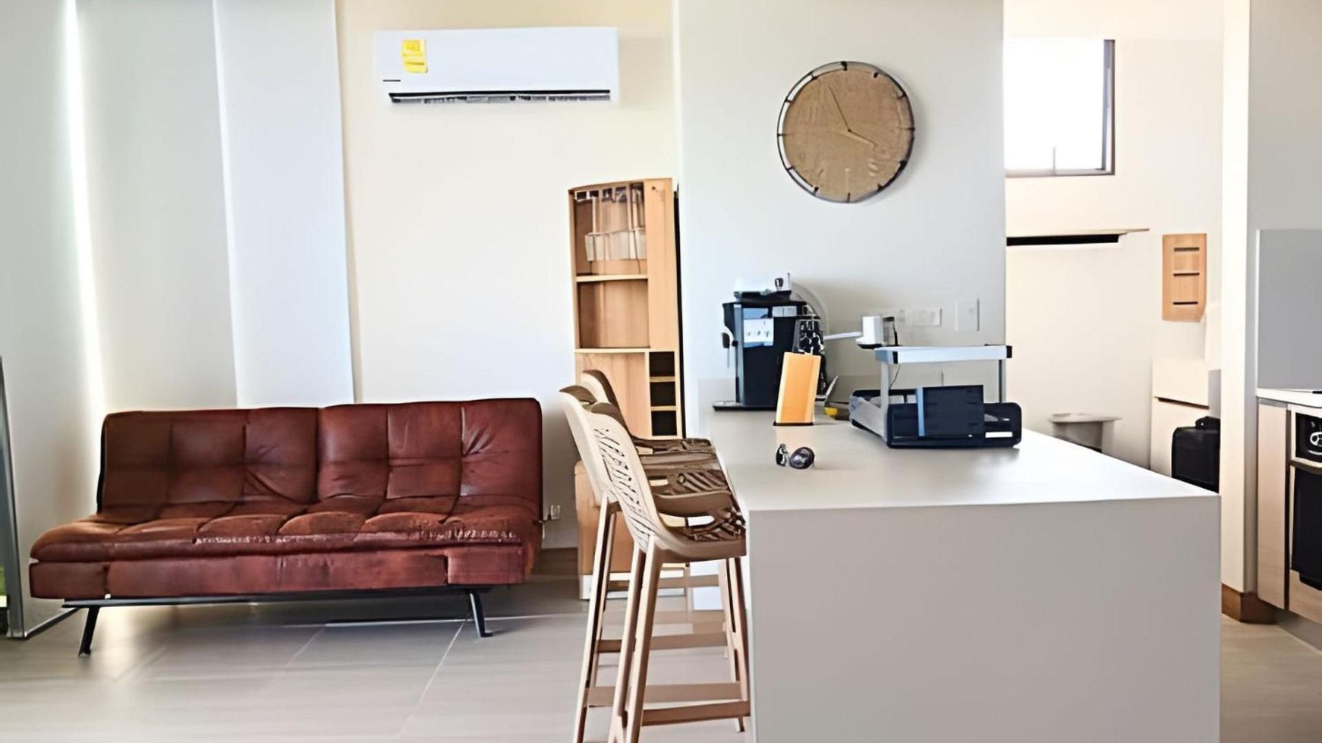 Lujoso, último Piso Con Salida Directa A La Playa Apartamento