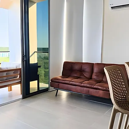 Apartamento Lujoso, último Piso Con Salida Directa A La Playa *