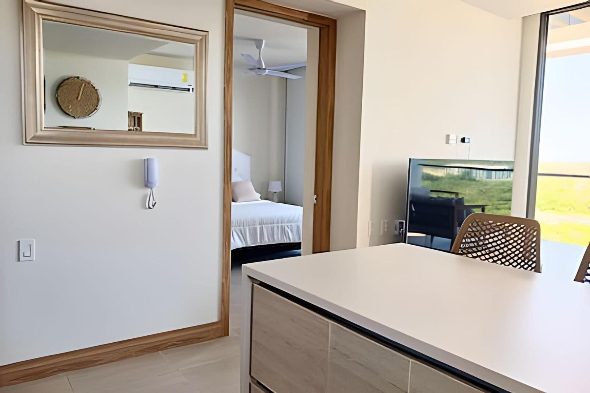 Apartamento Lujoso, Ultimo Piso Con Salida Directa A La Playa