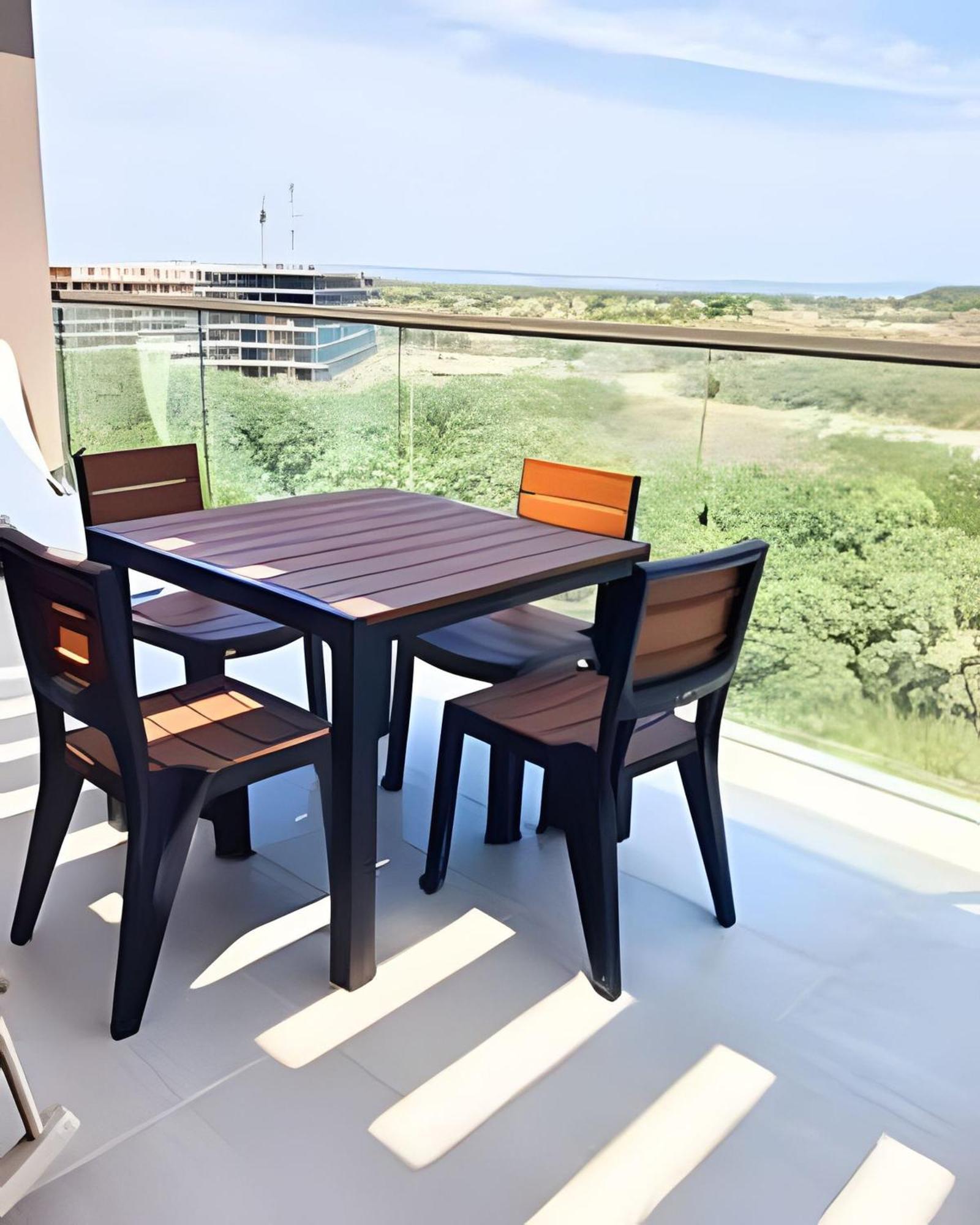 Apartamento Lujoso, Ultimo Piso Con Salida Directa A La Playa *