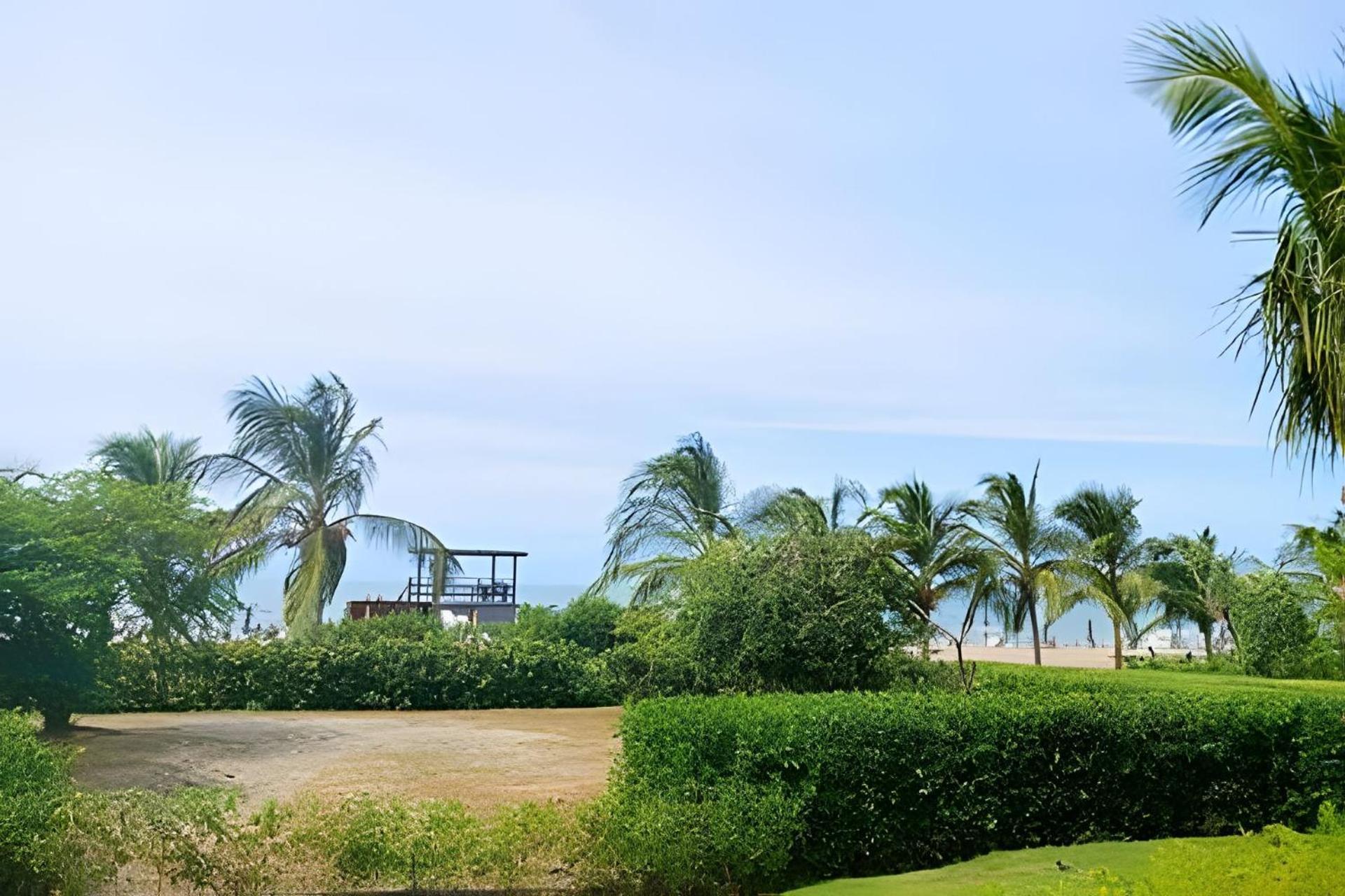 Lujoso, último Piso Con Salida Directa A La Playa Apartamento